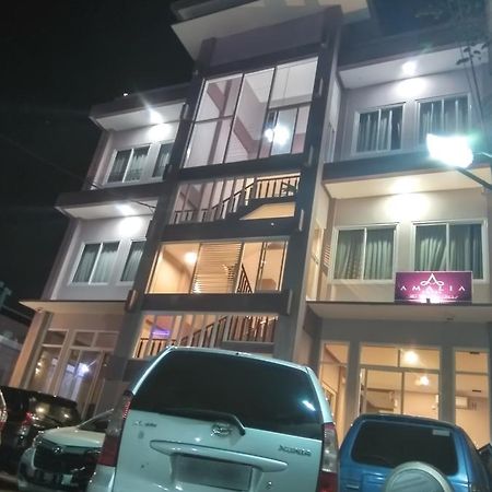 Hotel Amalia Malioboro 요그야카르타 외부 사진
